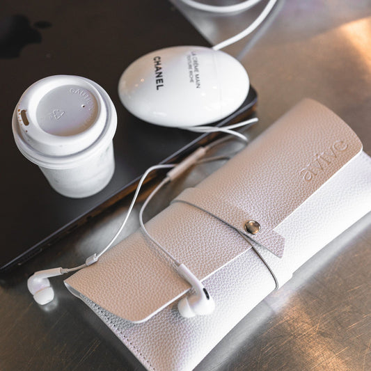 The Holiday Kit Avive Hydration